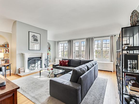 2nd image of 7362 N Damen Ave APT 3N