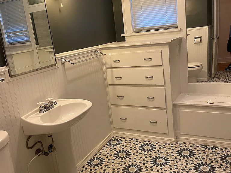 753 N Porter Ave — Photo 6