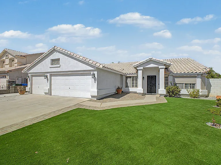 8544 W Holly St — Photo 15