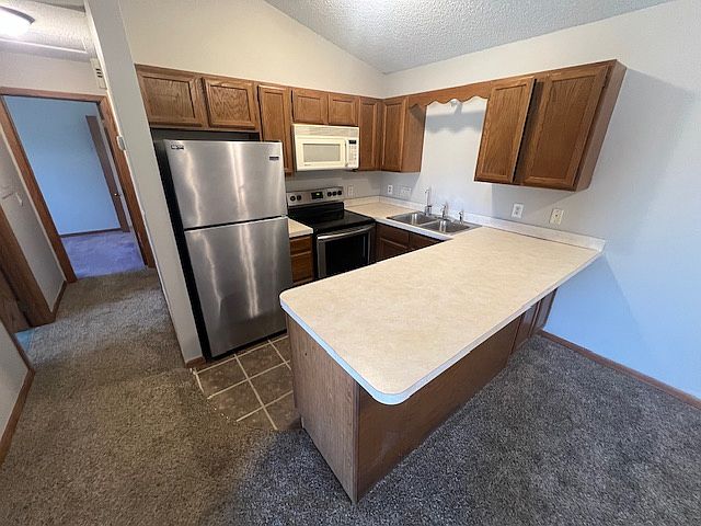 1st image of 695 Parkside Dr