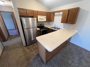 695 Parkside Dr, Vadnais Heights, MN 55127