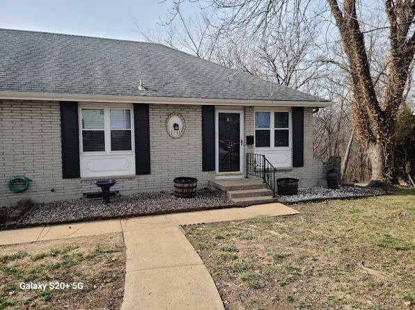 7131 NW Country Club Ln