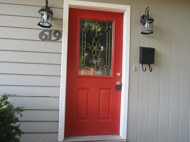 619 Mull Ave — Photo 5