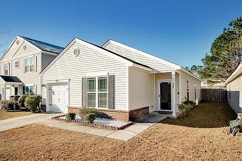 11 Summer Lake Way Photo 1