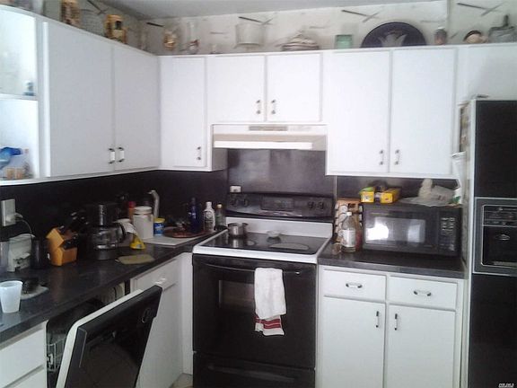 3rd image of 10 Tahoe Ct