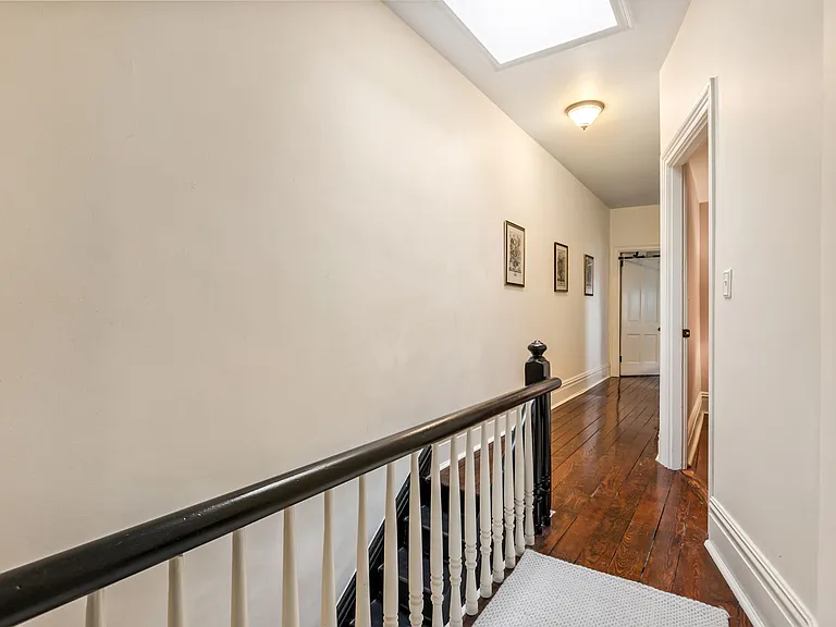 2915 E Marshall St — Photo 21