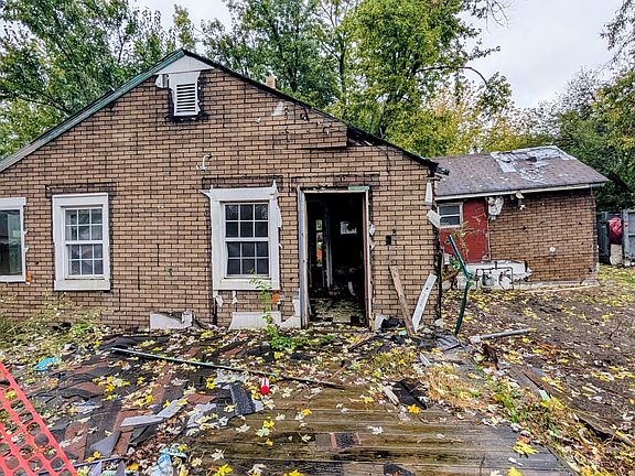 6th image of 2915 Villa Ave