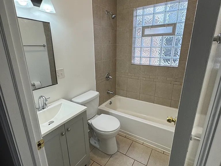 3434 W Le Moyne St #2 — Photo 10