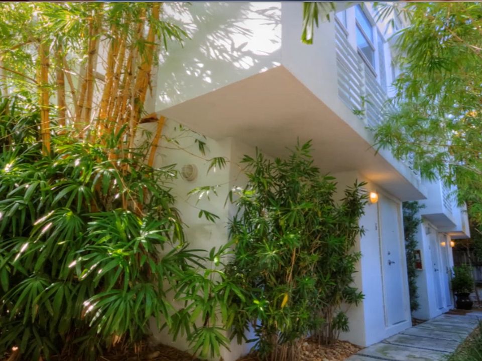 1st image of 232 Meridian Ave #6