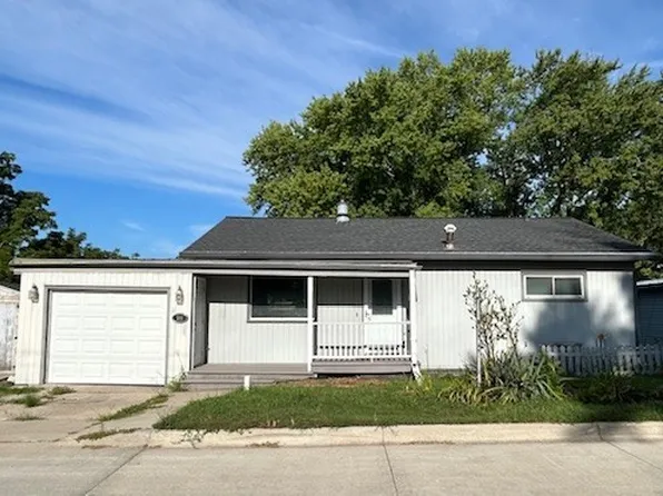 541 3rd Street Pl, Nevada, IA 50201
