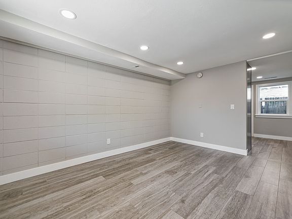 5th image of 131 S Jefferson Ave APT 2