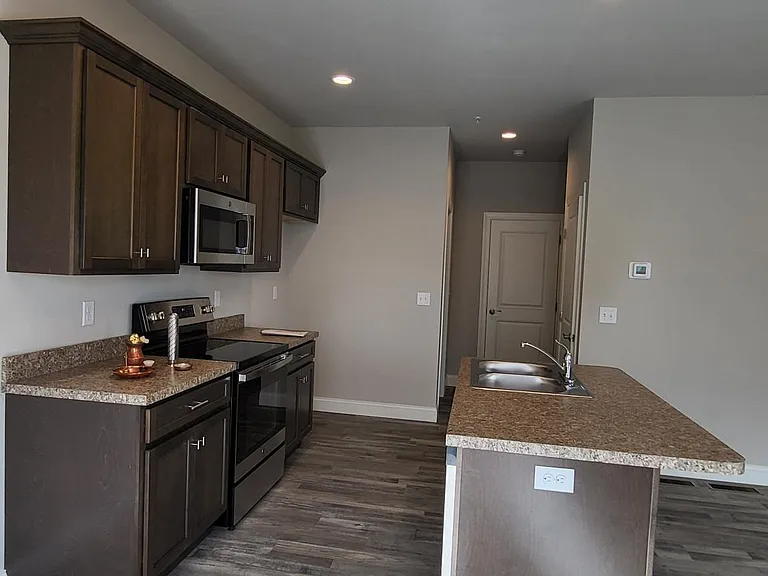 Kitchen & Center Island view
