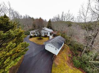 202 Turkey Trl, Warne, NC 28909