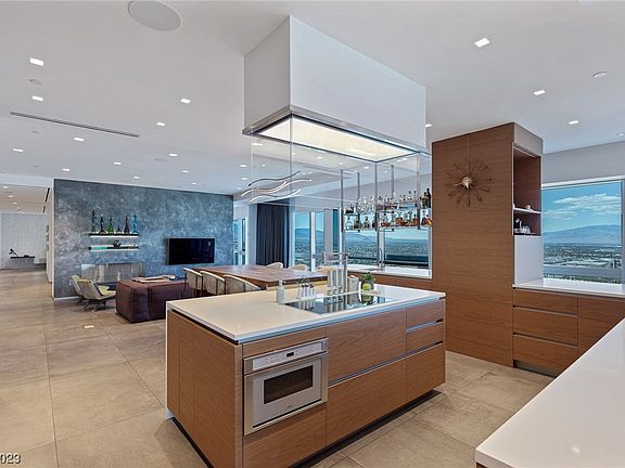 5th image of 4471 Dean Martin Dr #4408