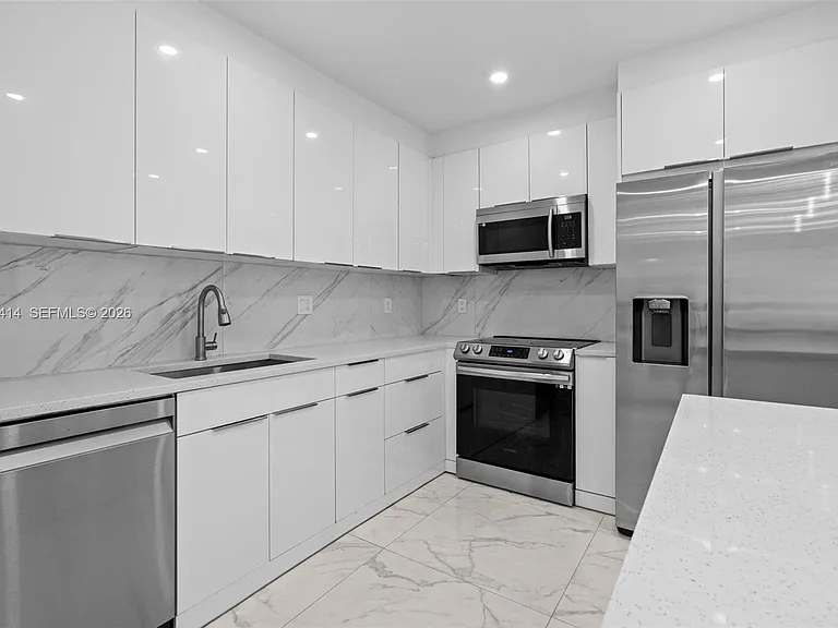 669 NW 15th Ave #0 — Photo 3