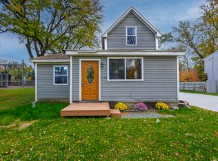 9156 Elizabeth St, Whitmore Lake, MI 48189