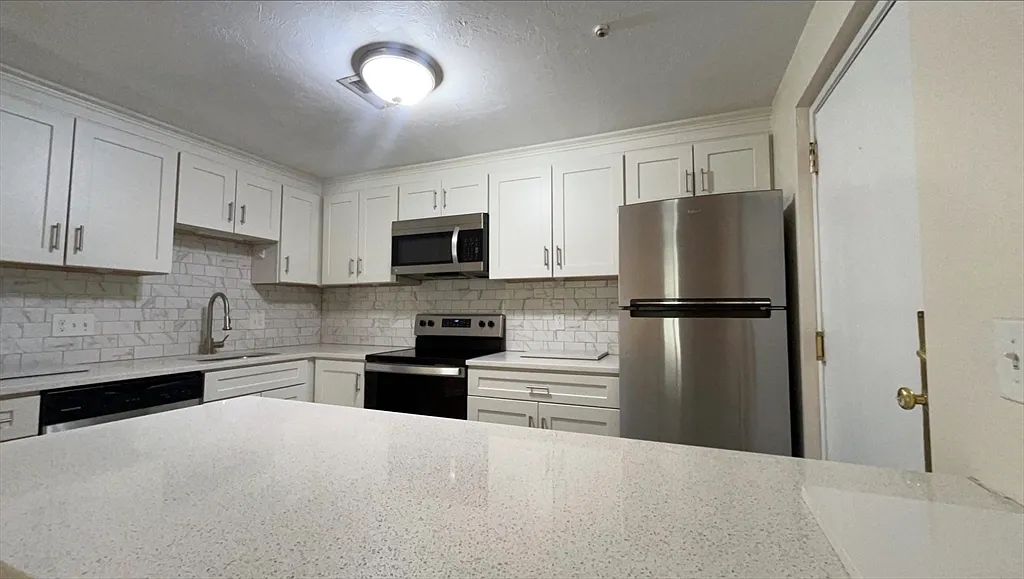 2 bed, 2.0 bath, 873 sqft, $2,600 — Photo 3