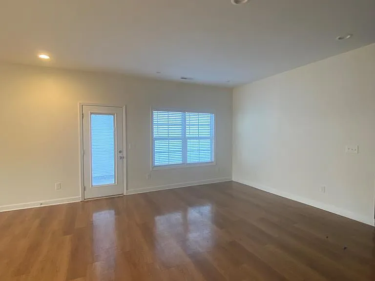 187 Thoroughbred Dr — Photo 4