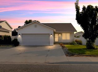 8708 Heathrow Ct, Pasco, WA 99301