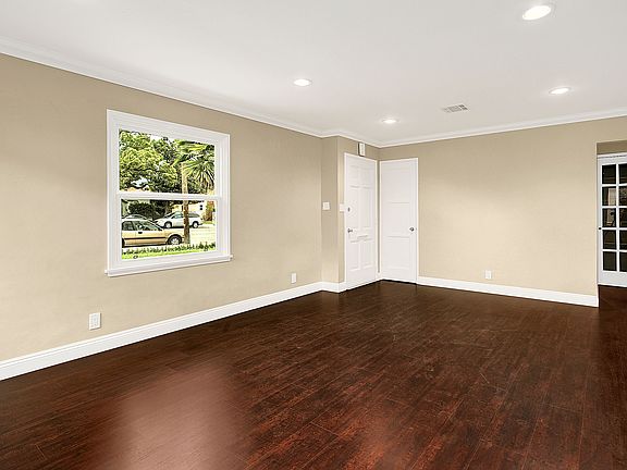 3rd image of 3564 E Del Mar Blvd