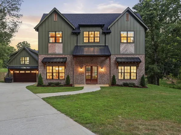 3061 Baggett Trl, Signal Mountain, TN 37377