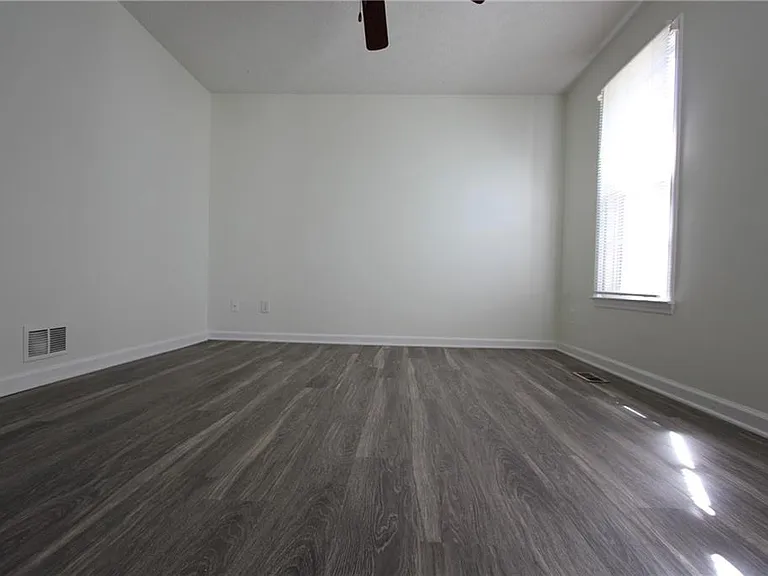 818 Springlake Rd — Photo 23
