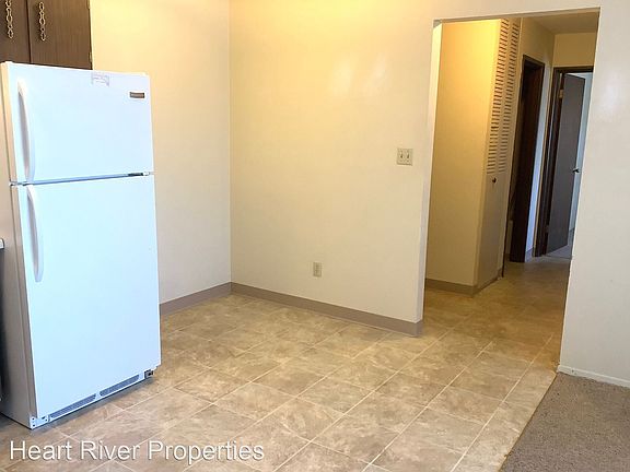 4th image of 127 11th Ave W #10