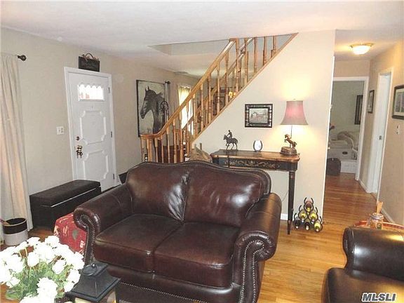 5th image of 2 Emerson Ave