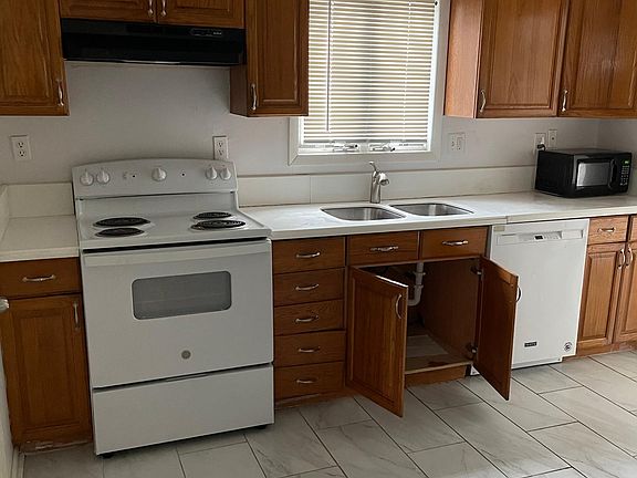 5th image of 8961 N Ashley St