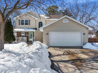 716 Elizabeth Ct, Menasha, WI 54952