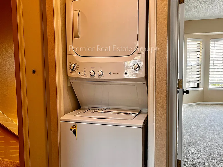 918 London Green Way — Photo 14