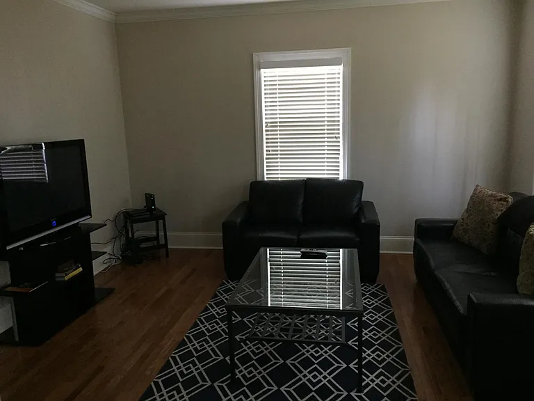3201 Kinross Ave — Photo 10