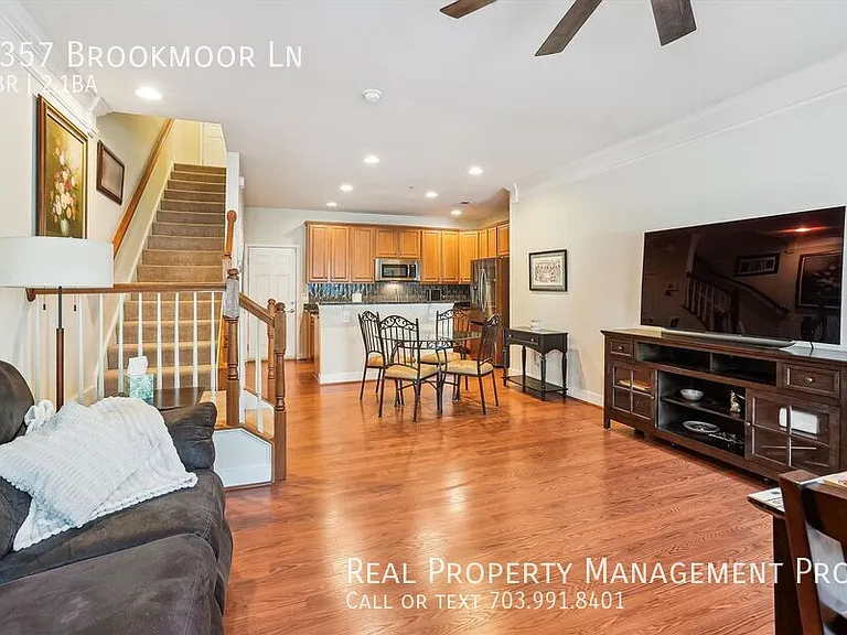 2357 Brookmoor Ln — Photo 4