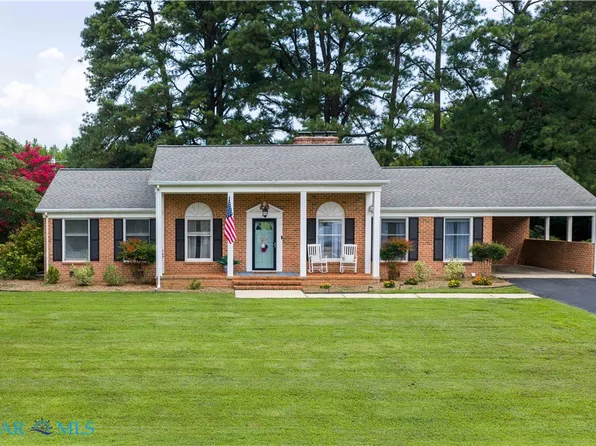42 Venable Dr, Kilmarnock, VA 22482