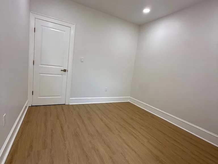 1322 S 57th St — Photo 31