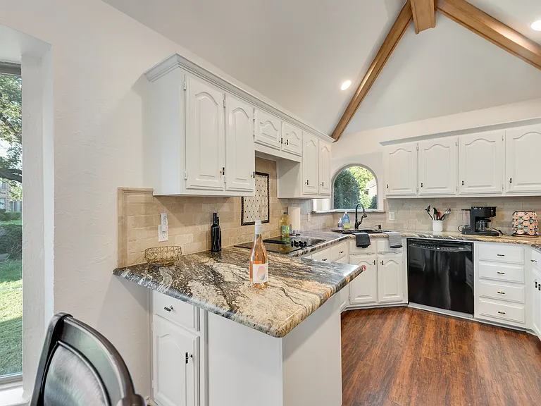 4027 Red Maple Dr — Photo 9