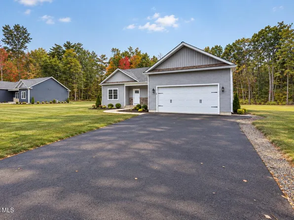 10 Wolfe Road, Queensbury, NY 12804