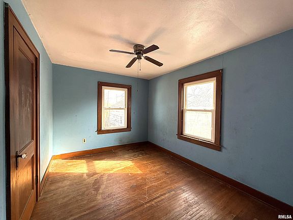 5th image of 1802 Quaker St