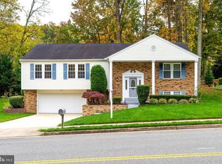 9509 Burning Branch Rd, Burke, VA 22015