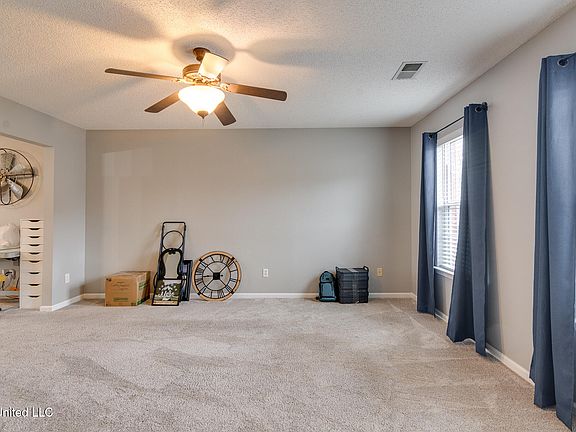 3rd image of 7462 Hunters Horn Dr