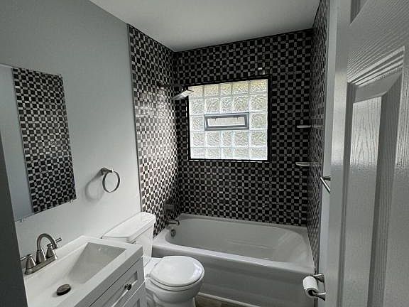 4th image of 2681 Firtree Ct