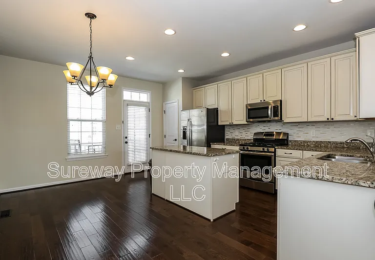 12 Stevens Ct — Photo 5