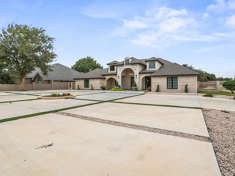 1100 W Golf Course Rd — Photo 2
