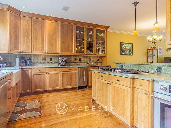 2nd image of 619 Federal Ave E #B