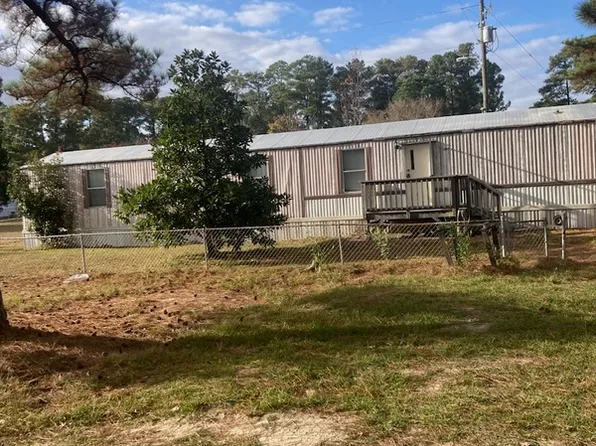 140 Marvin Cir, Aberdeen, NC 28315