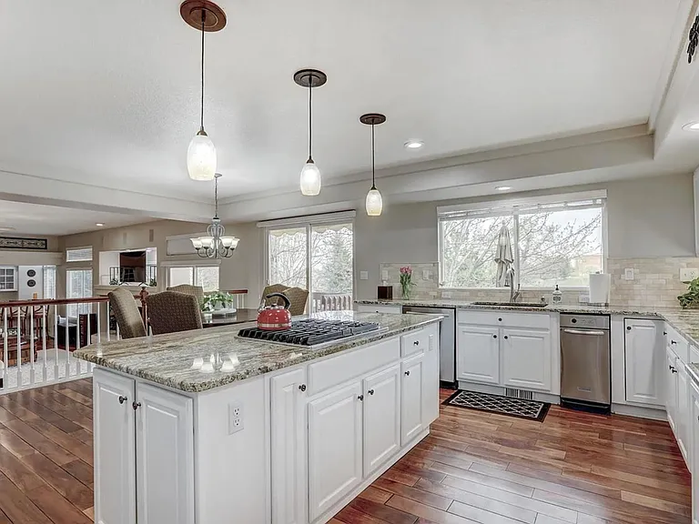 4400 Crestone Cir — Photo 8