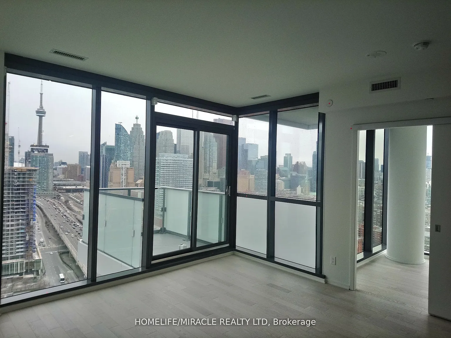 Monde Condo — Photo 3