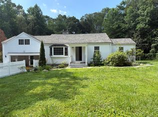 158 Jelliff Mill Rd, New Canaan, CT 06840