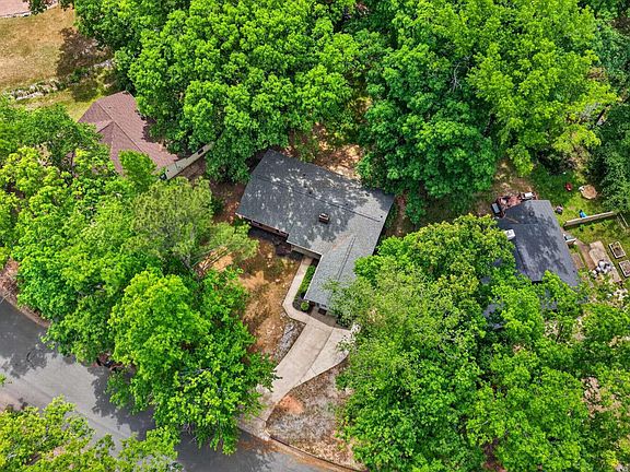 4th image of 1416 Old Buckhorn Rd