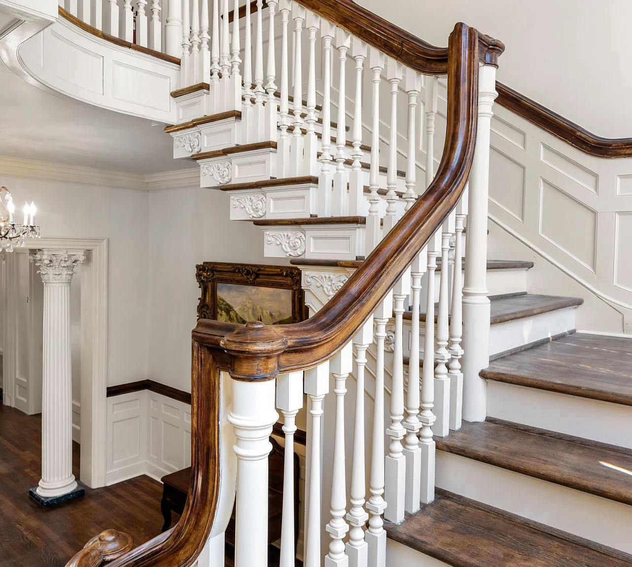 Bristol Manor — Photo 1